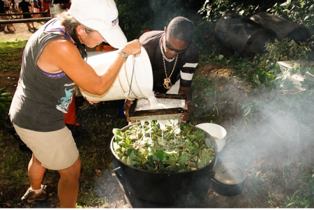 grenada_oildown_coconut_milk_sieve_2