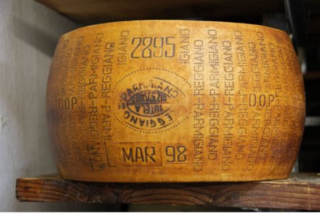 italy_parmigiano_13