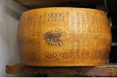 italy_parmigiano_13